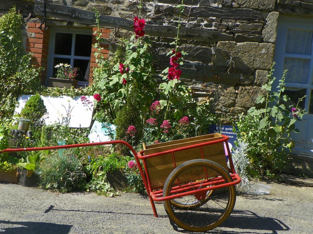 Ferme De La Gortiere Bed & Breakfast Le Teilleul Ngoại thất bức ảnh